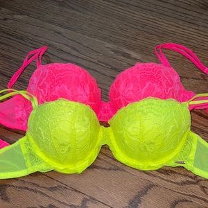 Pink Push-up Bras for the ladies!